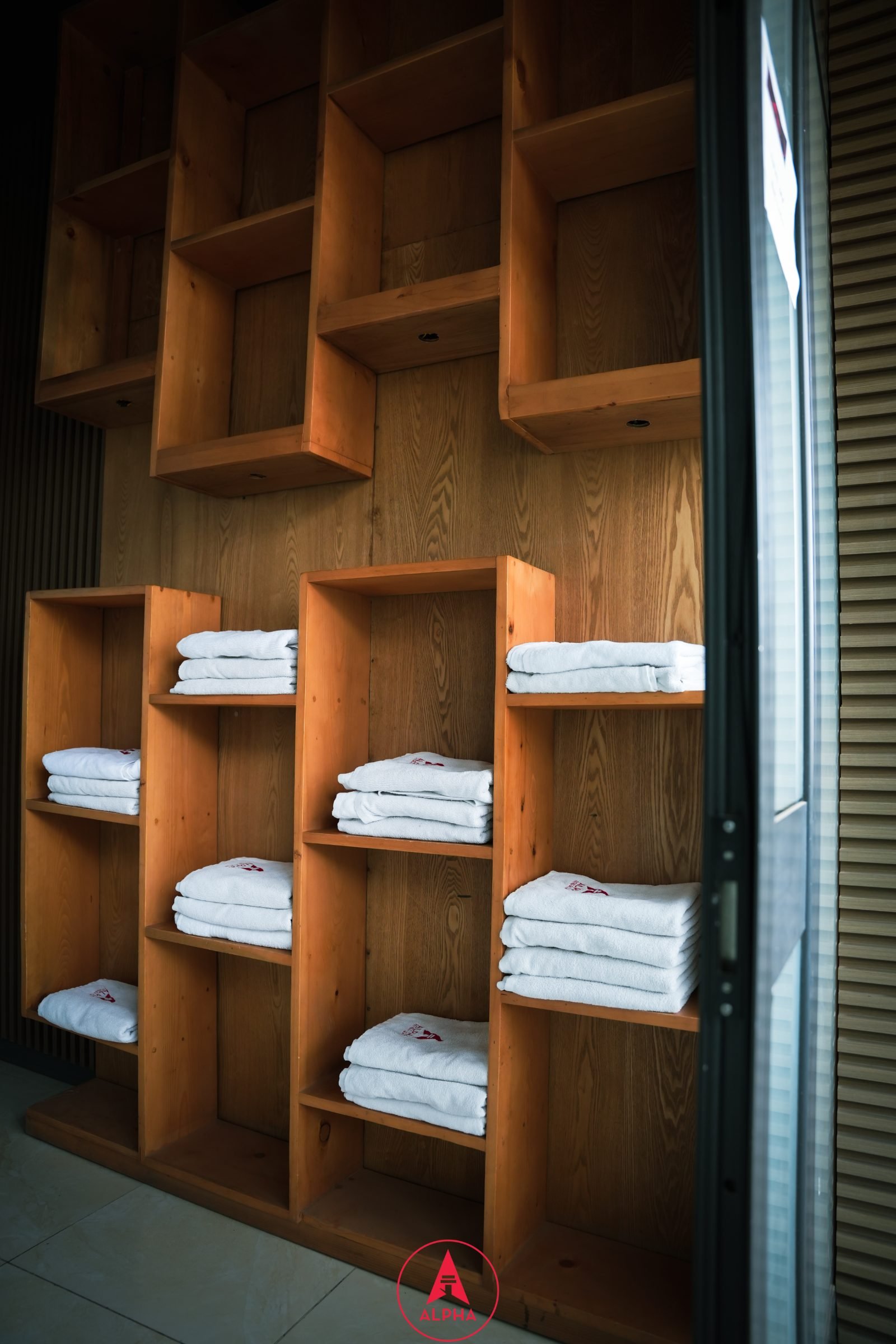 Barbell and curl-bar racks